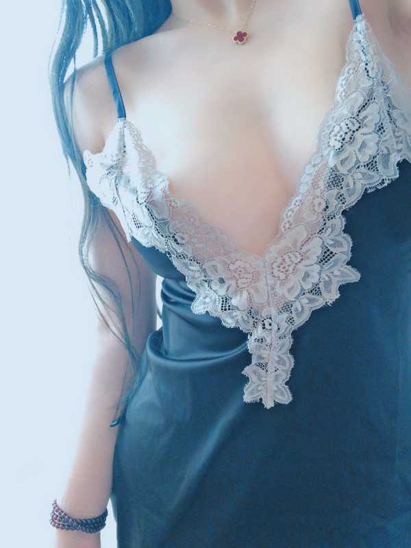 恶犬 – 吊带 [34P+9V/1.1G]