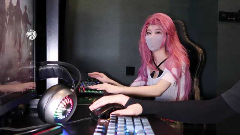 粉色情人 网咖吃鸡陪玩 [1V/1.51G]