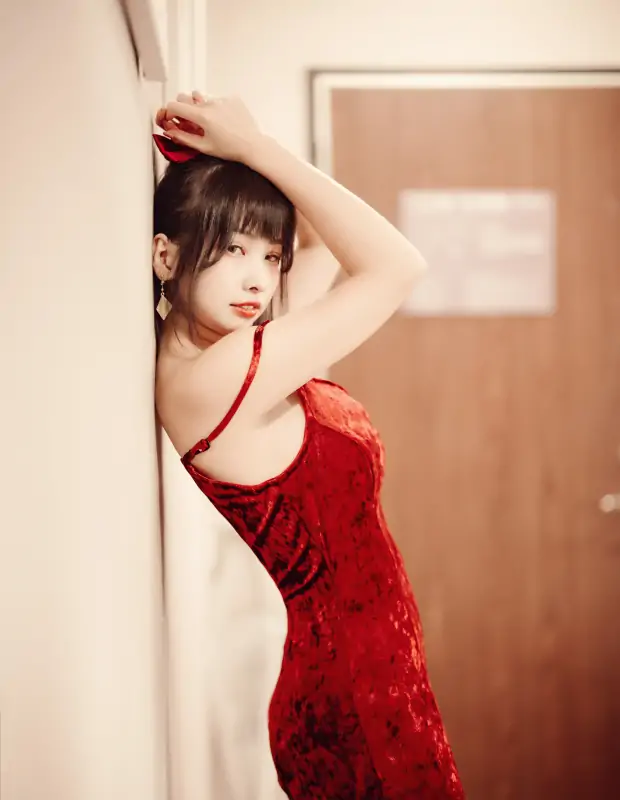 慕慕Momo – 2套 Cos 8K [酒醉後喘息任務+Setsuna 剎那] [95P+1V/3.74G]