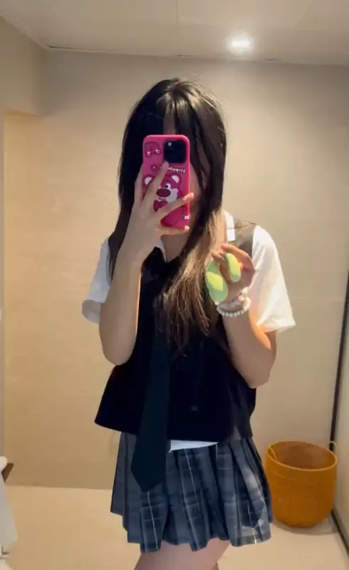 讨厌小鱼干 (猫头菜) – [288门槛] [含新增] 52分钟 私拍合集 [3P+40V/5.08G]