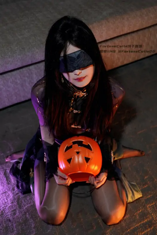 饼干姐姐 – 新增 40分钟 送醉酒女同事回家 [1V/958MB]