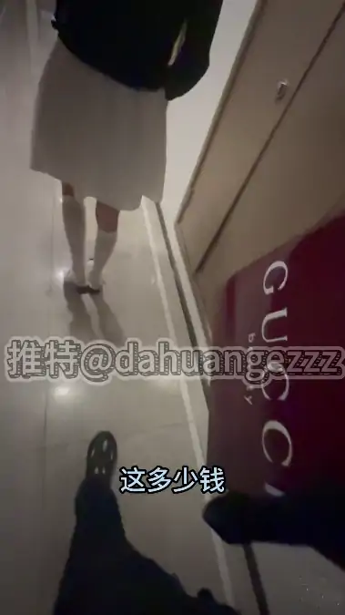 大黄鹅zzz – 门槛订阅43分钟视图 [15P+4V/3.20G]