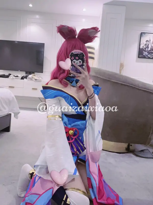 乖崽小a 非常漂亮的萌妹不看后悔 [26P+53V/1.8G]