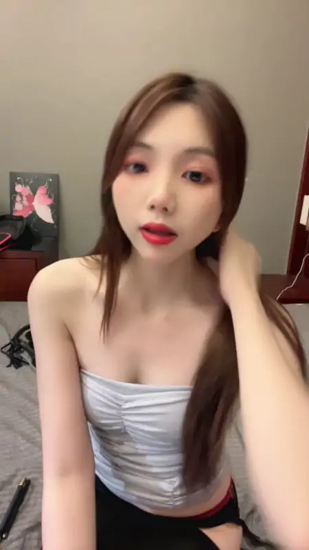 极品大长腿高跟丝袜女神【模特儿薇薇】29部合集1 [9V/8.53G]