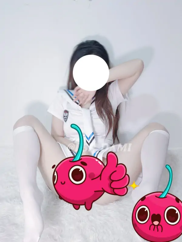 小瑜酱@LSP_DAMI – 新作 [180门槛] 4分钟 Cos黑丝水手服 [18P1V/315MB]