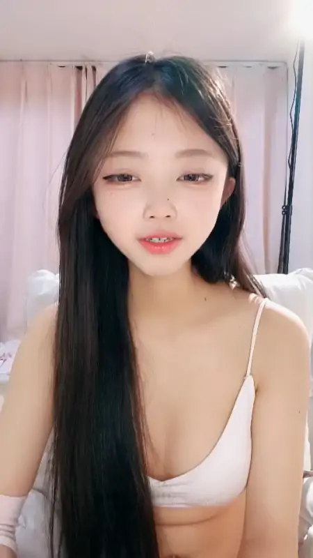 高颜值重磅粉嫩女神【小奈美美】[6V/6.61G]