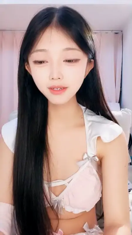画中仙子~大长腿~极品学妹~【小奈美美】[3V/4.21G]